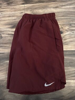 Men Nike-Maroon Athletic Shorts-large